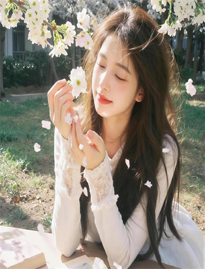 《窗户上的血手印#少女怪谈》专业评分：豆瓣/IMDb评分解析与口碑分析